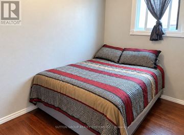 Toronto (Caledonia-Fairbank) apartment for rent - 2094 DUFFERIN STREET