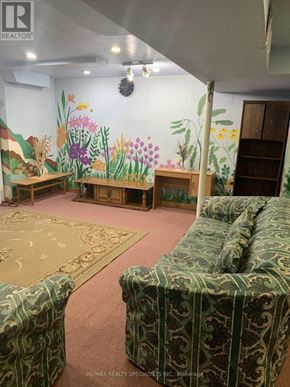 Richmond Hill (Devonsleigh) apartment for rent - LOWER - 141 YORKLAND ROAD Lower