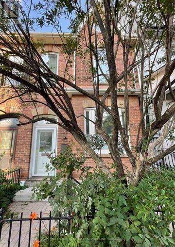 Toronto (Kensington-Chinatown) townhouse for rent - 2 - 60 BEVERLEY STREET 2