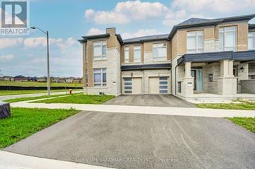 Richmond Hill townhouse for rent - 6 MACE AVENUE