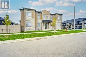Richmond Hill townhouse for rent - 6 MACE AVENUE