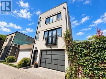 Toronto (Dufferin Grove) townhouse for rent - LANEWAY - 1239 BLOOR STREET W Laneway