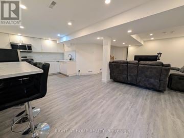 Ajax (Central) apartment for rent - 46 KEYS DRIVE