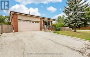 Mississauga (Cooksville) apartment for rent - A house with a garage is for sale.