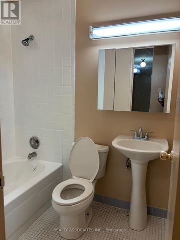 Toronto (Dorset Park) condo for rent - 915 - 100 DUNDALK DRIVE 915
