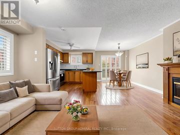 Vaughan (Maple) townhouse for rent - 225 KELSO CRESCENT