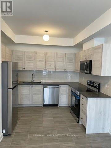 Barrie (Innis-Shore) townhouse for rent - 48 SPRY LANE