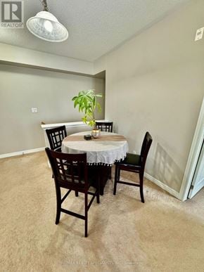 Oakville (Ro River Oaks) townhouse for rent - A dining room with a table and chairs.