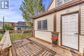 Hamilton (Hamilton Beach) apartment for rent - A house numbered 10 with a white door and a small porch.