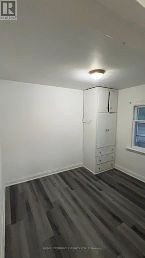 Brampton (Downtown Brampton) apartment for rent - A room with a grey floor and white walls.