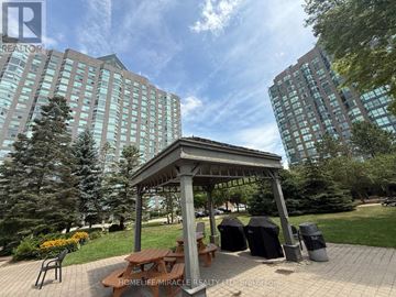 Mississauga (Erin Mills) condo for rent - 609 - 2177 BURNHAMTHORPE ROAD W 609
