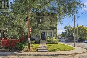 Toronto (Greenwood-Coxwell) fourplex for rent - LOWER - 103 ASHDALE AVENUE Lower