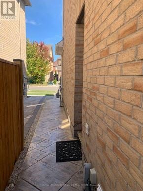Brampton (Credit Valley) apartment for rent - 4 BONNIE BRAES DRIVE