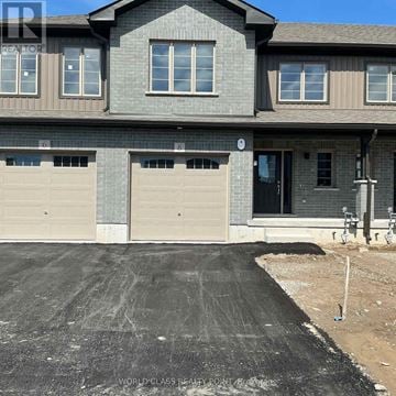 Springwater (Elmvale) townhouse for rent - 8 BEVERLY STREET