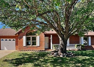 Raeford house for rent - 123 Live Oak Drive