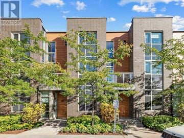 Toronto (Henry Farm) townhouse for rent - TH04 - 123 PARKWAY FOREST DRIVE Th04