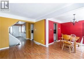 London South (South Y) townhouse for rent - A room with a wooden table and chairs in it.