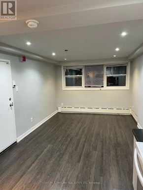 Toronto (Mimico) triplex for rent - LOWER - 78 CAVELL AVENUE Lower