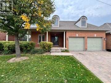 Brampton (Sandringham-Wellington) house for rent - A house with a tree in front of it.