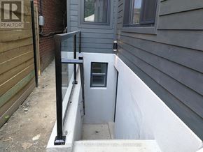 Toronto (University) apartment for rent - LOWUNIT - 246 LIPPINCOTT STREET Lowunit