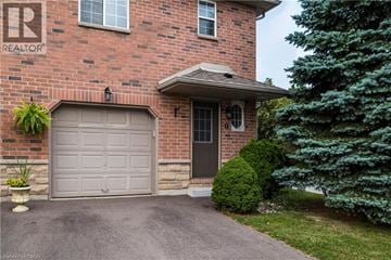 Stoney Creek townhouse for rent - 39 PINEWOODS Drive Unit# 11 11