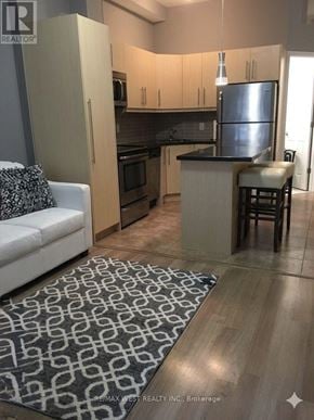 Toronto (Dovercourt-Wallace Emerson-Junction) apartment for rent - UPPER UNIT - 1090A BLOOR STREET W Upper Unit