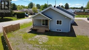 West Nipissing (Sturgeon Falls) apartment for rent - A house with a garage is for sale in Brokerage.