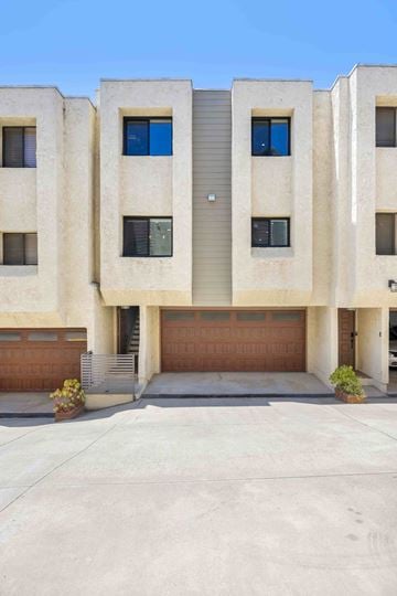 Signal Hill apartment for rent - 2621 E 20th Street