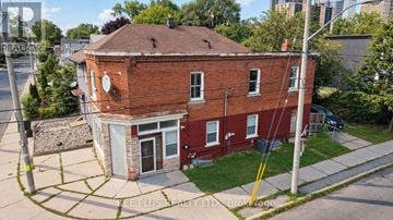 Toronto (Woodbine-Lumsden) duplex for rent - 1 - 131 CHISHOLM AVENUE 1