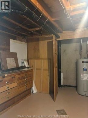 Windsor townhouse for rent - A room with a filing cabinet and a filing system.