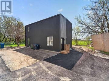 Toronto (Clanton Park) apartment for rent - R - GARDEN - 5 HOPPERTON DRIVE R - GARDEN