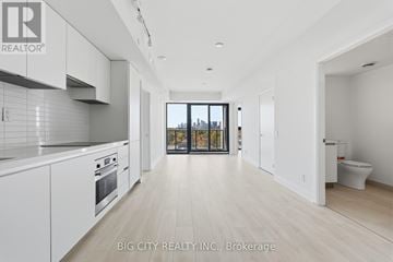 Toronto (Thorncliffe Park) condo for rent - 1203 - 25 FREDERICK TODD WAY 1203