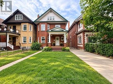 Toronto (Junction Area) apartment for rent - MAIN FLOOR - 152 MEDLAND STREET Main Floor