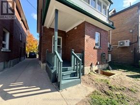 Toronto (Junction Area) apartment for rent - MAIN FLOOR - 152 MEDLAND STREET Main Floor