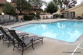 Davis apartment for rent - Suntree Pool