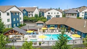 Beaverton apartment for rent - Beaverton apartments near Max Blue Line and Nike - Victory Flats Pool
