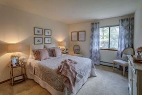 Middleton apartment for rent - a bedroom with a bed and a window