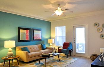 Ceiling fans in all rooms