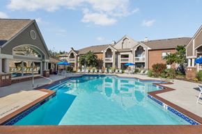 Louisville apartment for rent - Gorgeous outdoor swimming pool with patio and poolside lounge chairs