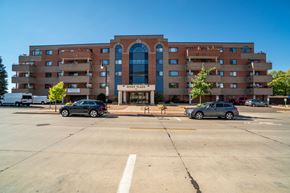 Eau Claire apartment for rent - River Plaza Building
