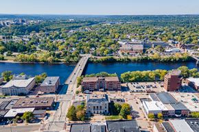 Eau Claire apartment for rent - Drone Photo of Eau Claire