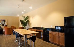 Colonia apartment for rent - a kitchen and dining room with a table and chairs