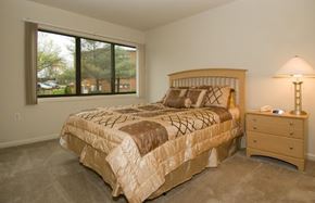 Adelphi apartment for rent - a bedroom with a bed and a window