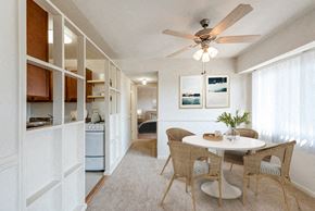 Adelphi apartment for rent - university gardens dining room