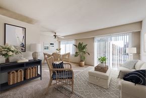 Adelphi apartment for rent - university gardens living room