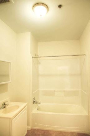 Somerset apartment for rent - Bathroom with sink, bathtub and shower