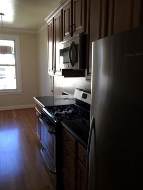 San Francisco apartment for rent - a kitchen with a stove and a refrigerator