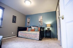Mason apartment for rent - Spacious bedroom at Mason Hills Apartments in Mason, MI
