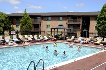 Access to berrytree apartments pool and hot tub