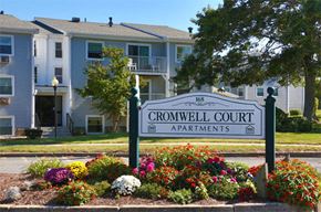 Hyannis apartment for rent - Cromwell Court Exterior 1